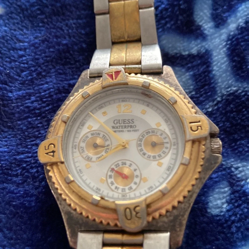 🤍 Men’s guess watch